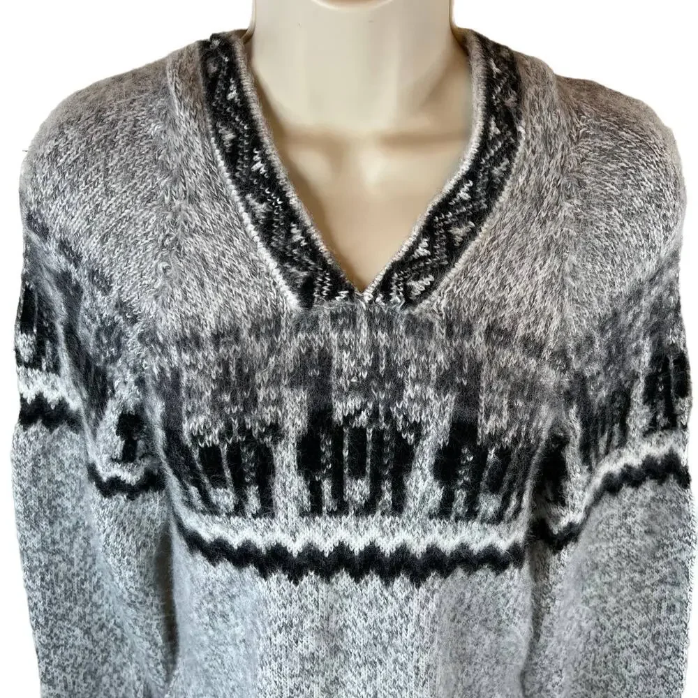 Peruvian Wool Blend Sweater in Gray and Black Women's Size Medium - Picture 3 of 9